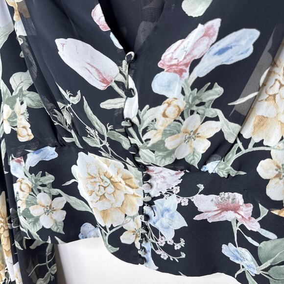 ASTR The Label Long Sleeve Cropped Deep V-Neck Floral Sheer Top Medium‎ Cottage - Picture 2 of 9